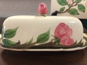 lot 63 image: Franciscan Desert Rose Accent Pieces