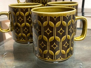 lot 27 image: Set of Four Hornsea Heirloom Olive Green Mugs