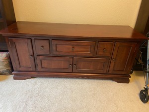 lot 94 image: Beautiful TV Console