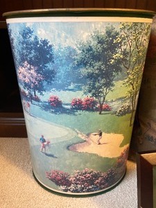 lot 95 image: Golf Themed Decor