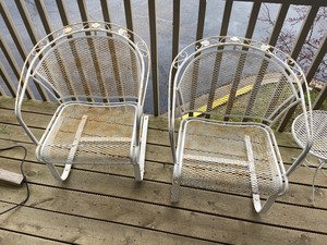lot 113 image: Set of White Metal Outdoor Chairs and Small Table