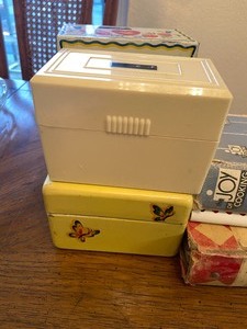 lot 121 image: Recipe Boxes & Cook Books