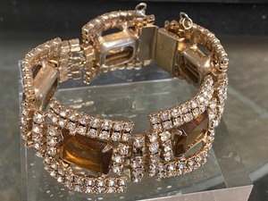 lot 54 image: Vintage Rhinesone Bracelet