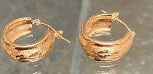lot 79A image: Small Pair of 14K Hoop Earrings