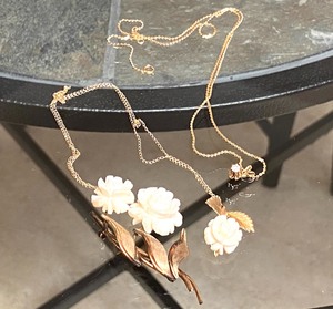 lot 117 image: Vintage 14K Jewelry and More
