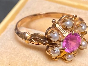 lot 79B image: Beautiful Vintage 10KPink Stone Ring in Daytons Company Box