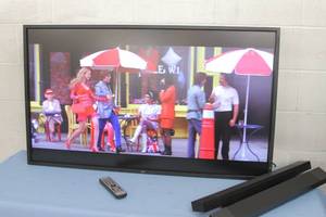 52 Pro  Commercial NEC 52 MultiSync Full HD Widescreen LCD Display  Monitor - Model P521 & Speakers