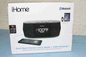 iHome Bluetooth Stereo Dual Alarm Digital FM Clock Radio with USB Charging - Model IBT38G - New in Box