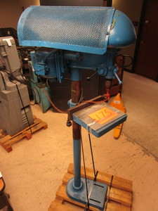 lot 516 image: DELTA DP-220 DRILL PRESS