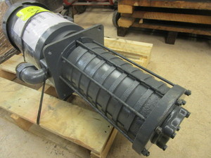 lot 528 image: GUSHER 10 HP PUMP, REBUILT