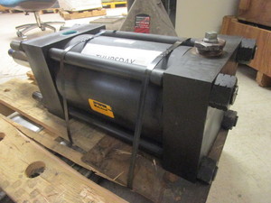lot 533 image: PARKER 3H SERIES HEAVY-DUTY HYDRAULIC CYLINDER, 3,000 P.S.I.