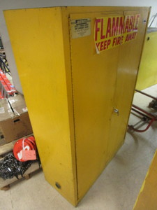 lot 540 image: YELLOW FLAMMABLE CABINET