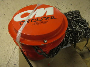 lot 548 image: CM CYCLONE 1-12 TON MANUAL CHAIN HOIST