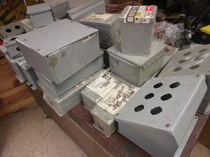 lot 559 image: NEW AND USED ELECTRICAL AND PUSH BUTTON ENCLOSURES