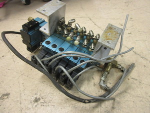 lot 610 image: MAC PNEUMATIC VALVE BANK SYSTEM