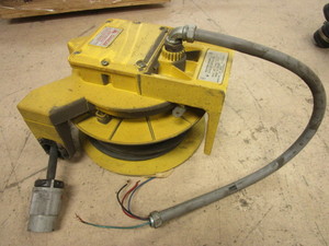 lot 612 image: AERO-MOTIVE WEATHERPROOF POWER CORD REEL, 600 VOLTS