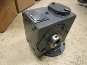 lot 637 image: HUB CITY RIGHT ANGLE WORM GEAR SPEED REDUCER - NEW