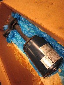 lot 648 image: GRAYMILLS COOLANT PUMP - NEW