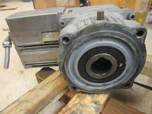 lot 657 image: MORAT SHAFT MOUNTED GEAR MOTOR