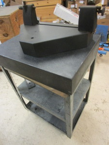 lot 701 image: INSPECTION PLATE, CALIBRATED MEASURING INSTRUMENT AND A ROLLING CART