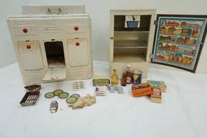 lot 10 image: vintage kitchen set