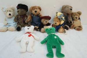 lot 44 image: Boyd bears, TY bears