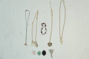 lot 54 image: jewelry