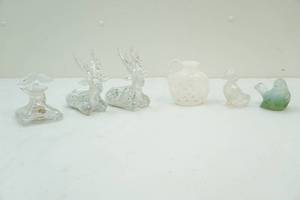 lot 58 image: glass dcor