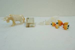 lot 59 image: collectible dcor