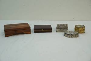 lot 63 image: jewelry boxes