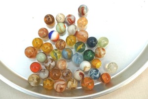 lot 67 image: vintage marbles