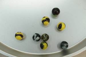 lot 74 image: vintage marbles
