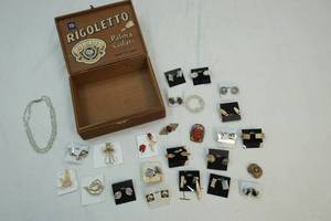 lot 81 image: jewelry