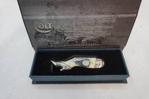 lot 119 image: Collector knife