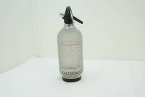 lot 126 image: Liquid dispenser