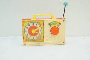 lot 150 image: Vintage Fischer price clock