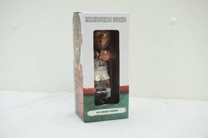 lot 151 image: Bobblehead