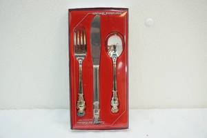 lot 180 image: Campbells set