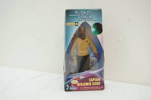 lot 189 image: Star Trek figure