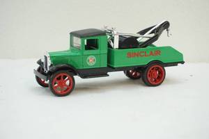 lot 201 image: Scale Sinclair truck