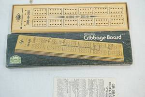 lot 209 image: Cribbage board