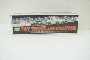 lot 226 image: Scale toy truck