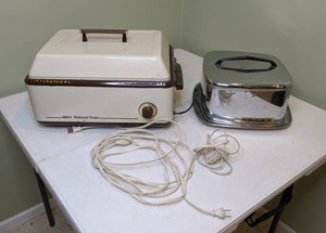lot 184 image: Roaster Oven, Glass Pyrex Dishes, Vintage Cake Tray, etc.