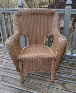 lot 48 image: Wicker Armchair (Matches lot #49)