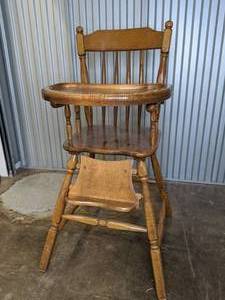 lot 103 image: Vintage Wood High Chair
