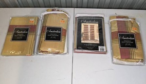 lot 116 image: Matching Silk Drapery Set