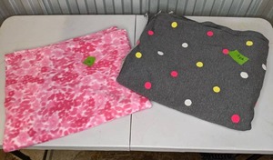 lot 118 image: Cozy Fleece Fabric 5 Yards