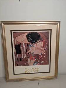 lot 151 image: Framed Gustav Klimt Print The Kiss