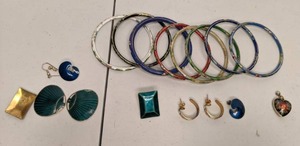lot 162 image: Lot of Cloisonne Jewelry Bangles, Earrings, Pendant