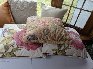 lot 128 image: Three Floral Throw Pillows